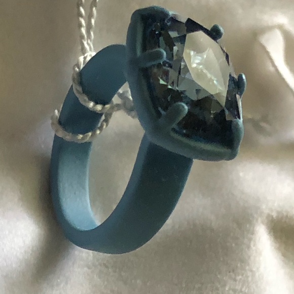 Atelier Swarovski Rosie Assoulin ring - Picture 6 of 16